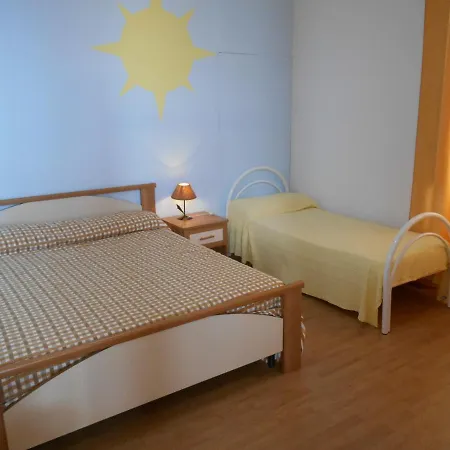 بيت للعطل Al Villino Sunshine In Con Piscina Ed Idromassaggio