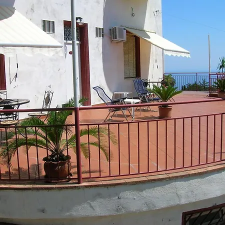 Al Villino Sunshine In Con Piscina Holiday home